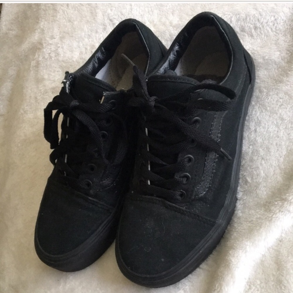 Black on black old school vans w size 6.5